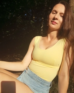 Tielko s všitou podprsenkou ARIA